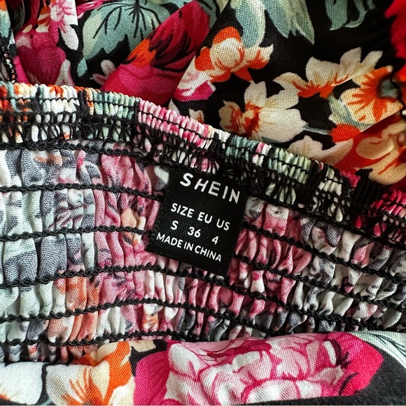 Floral off the shoulder top Small - Picture 2 of 2